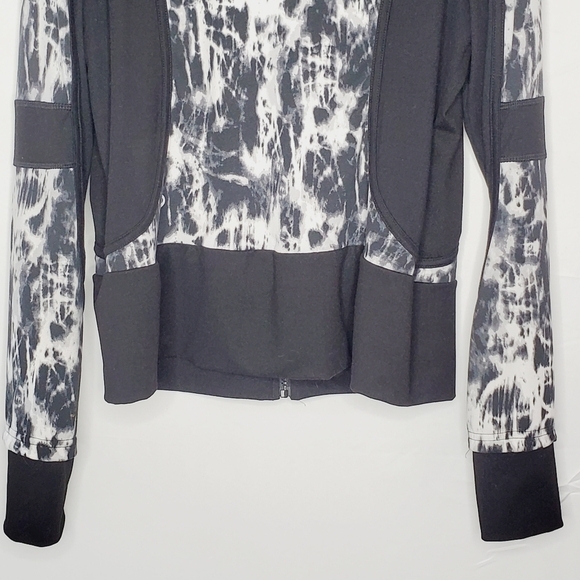 XCVI Movement Zip Front Jacket Size XL Marble Print Stretch High Neck Active - Picture 6 of 13